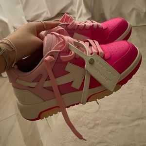 OFF-WHITE sneakers